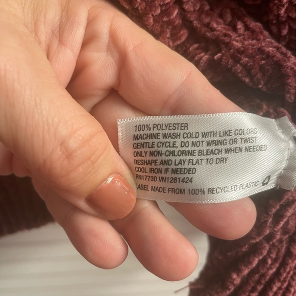 Wild Fable XL Cropped Chenille Maroon Sweater. V Neck, Perfect for Layering - Picture 5 of 6